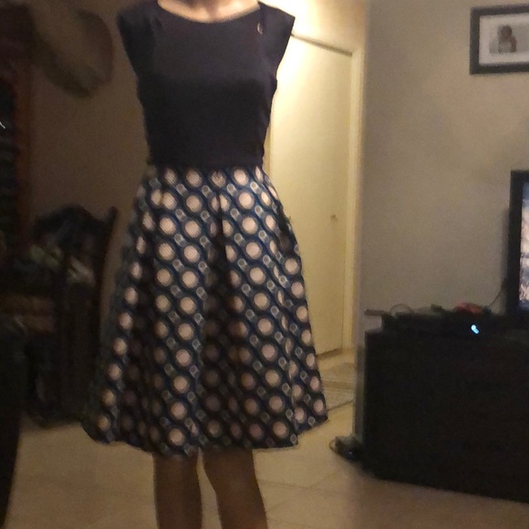 Dress - Picture 1 of 2